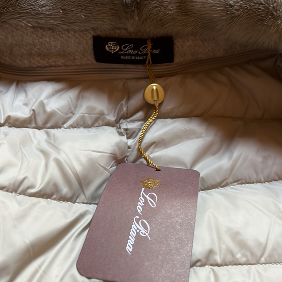 NWT nice and cozy coat with detached padding and adjustable belt - Picture 5 of 8